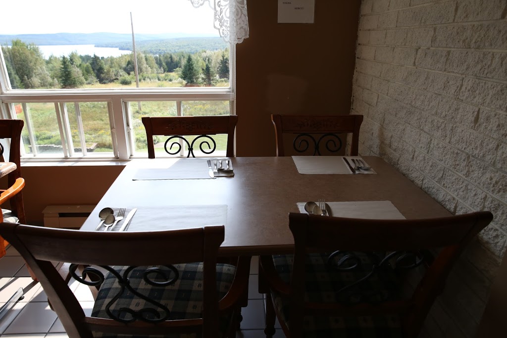 Eden Sur Le Lac | 3528 Rue Leblanc, Lac-Mégantic, QC G6B 2Z9, Canada | Phone: (819) 583-5921
