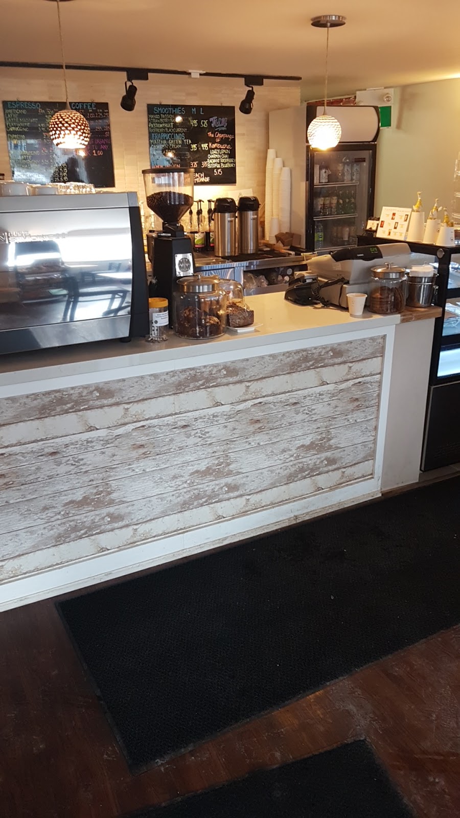 Classique Espresso Bar and Cafe | 31 Queen St N, Tottenham, ON L0G 1W0, Canada | Phone: (905) 936-6300