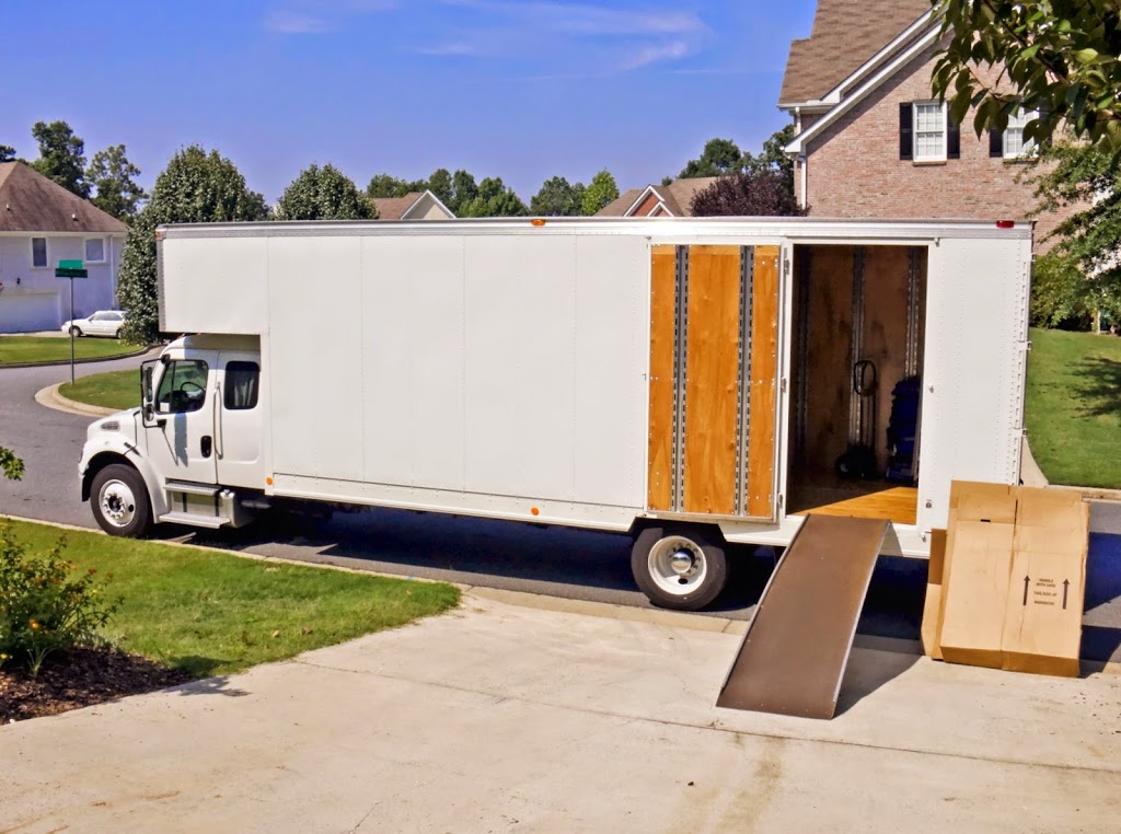 Mossom Moving Company | 200 Sabrina Rd SW, Calgary, AB T2W 2N7, Canada | Phone: (403) 891-8131