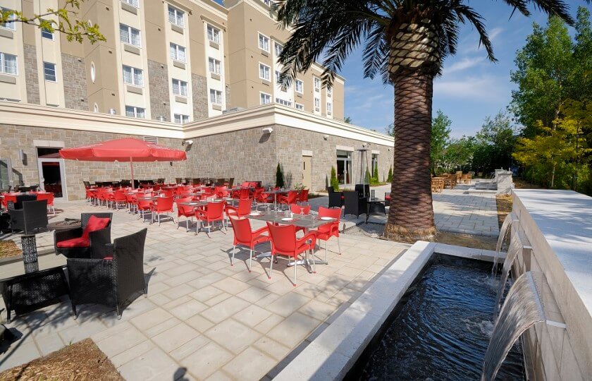 Bistro Martini Grill | 2935 Boulevard de la Pinière, Terrebonne, QC J6X 4V3, Canada | Phone: (450) 492-3336