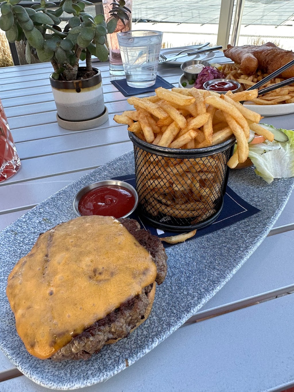 The Lake Club - Friday Harbour Resort | 330 Sunseeker Ave, Innisfil, ON L9S 0J7, Canada | Phone: (705) 812-8884