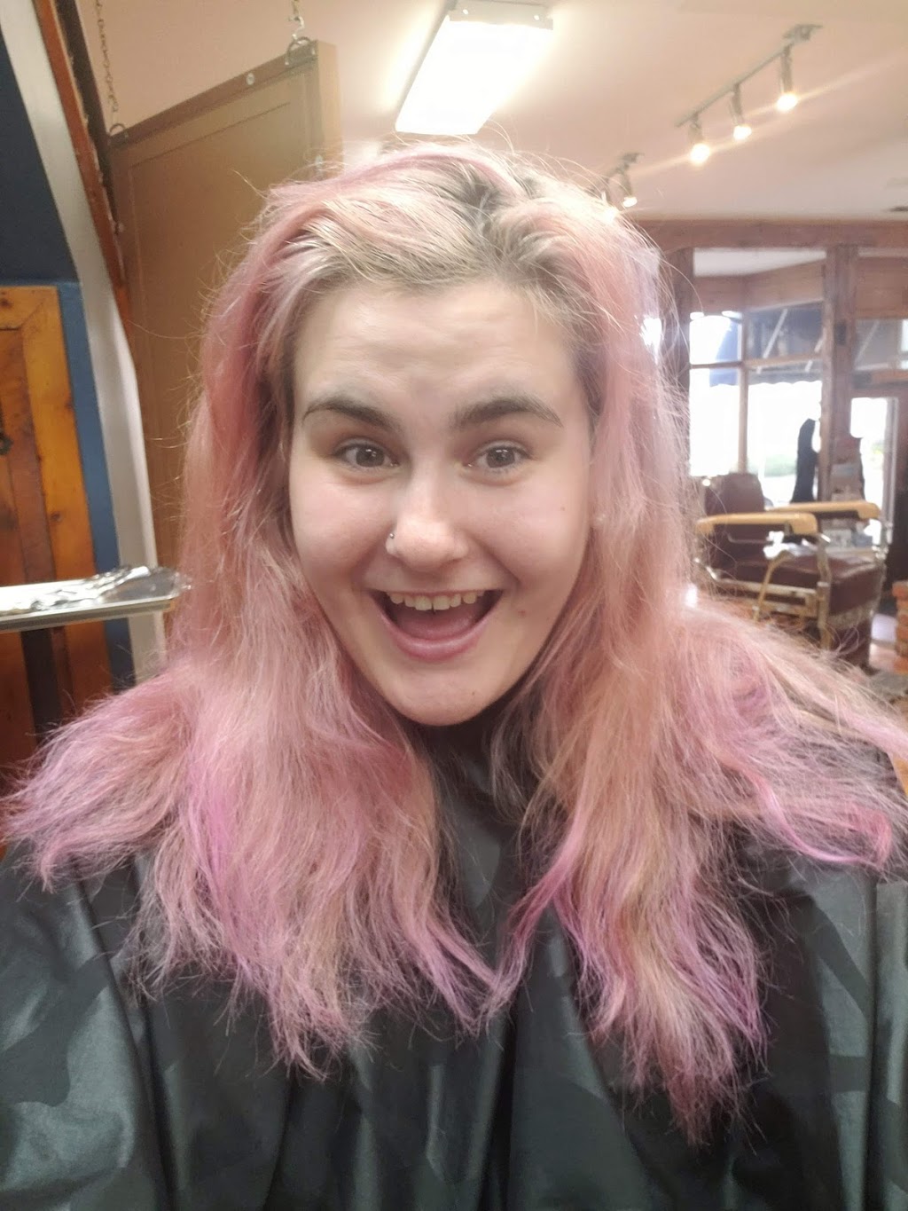 Apple Hair Salon | 26 Wilson St, Guelph, ON N1H 4G5, Canada | Phone: (519) 341-9811