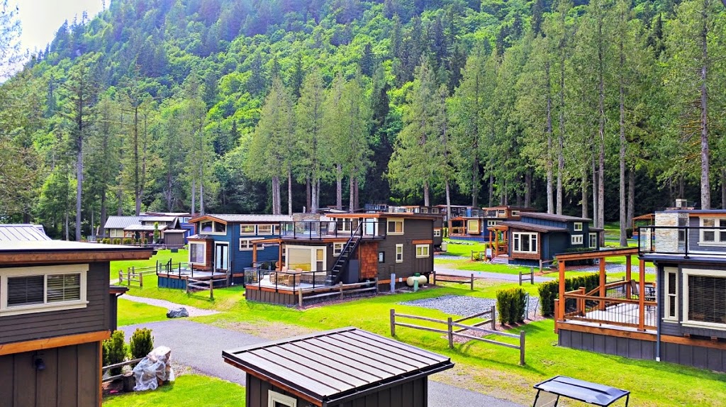 Wildwood Lakefront Cottages 990 S Lake Whatcom Blvd Sedro
