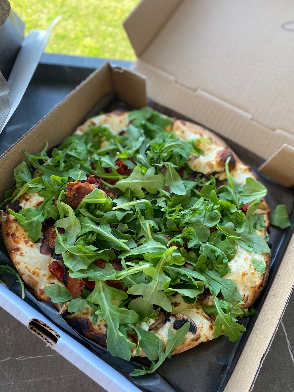 Off Eleven Pizza + Eats | 30 Airport Rd, Oro-Medonte, ON L0L 2E0, Canada | Phone: (705) 487-0603