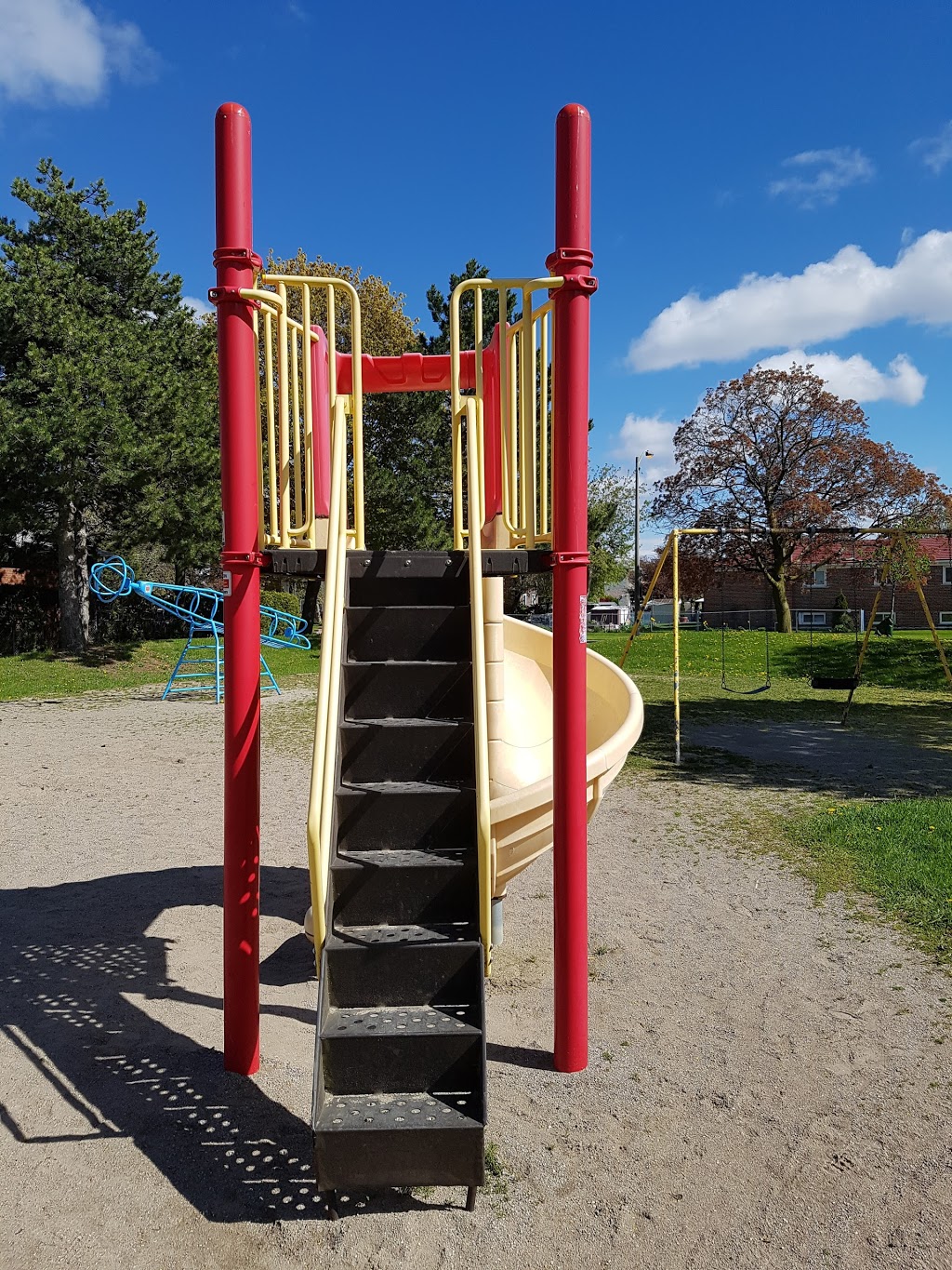 Pleasantview Park | 61 Pleasant View Dr, North York, ON M2J 3R2, Canada | Phone: (416) 338-4386