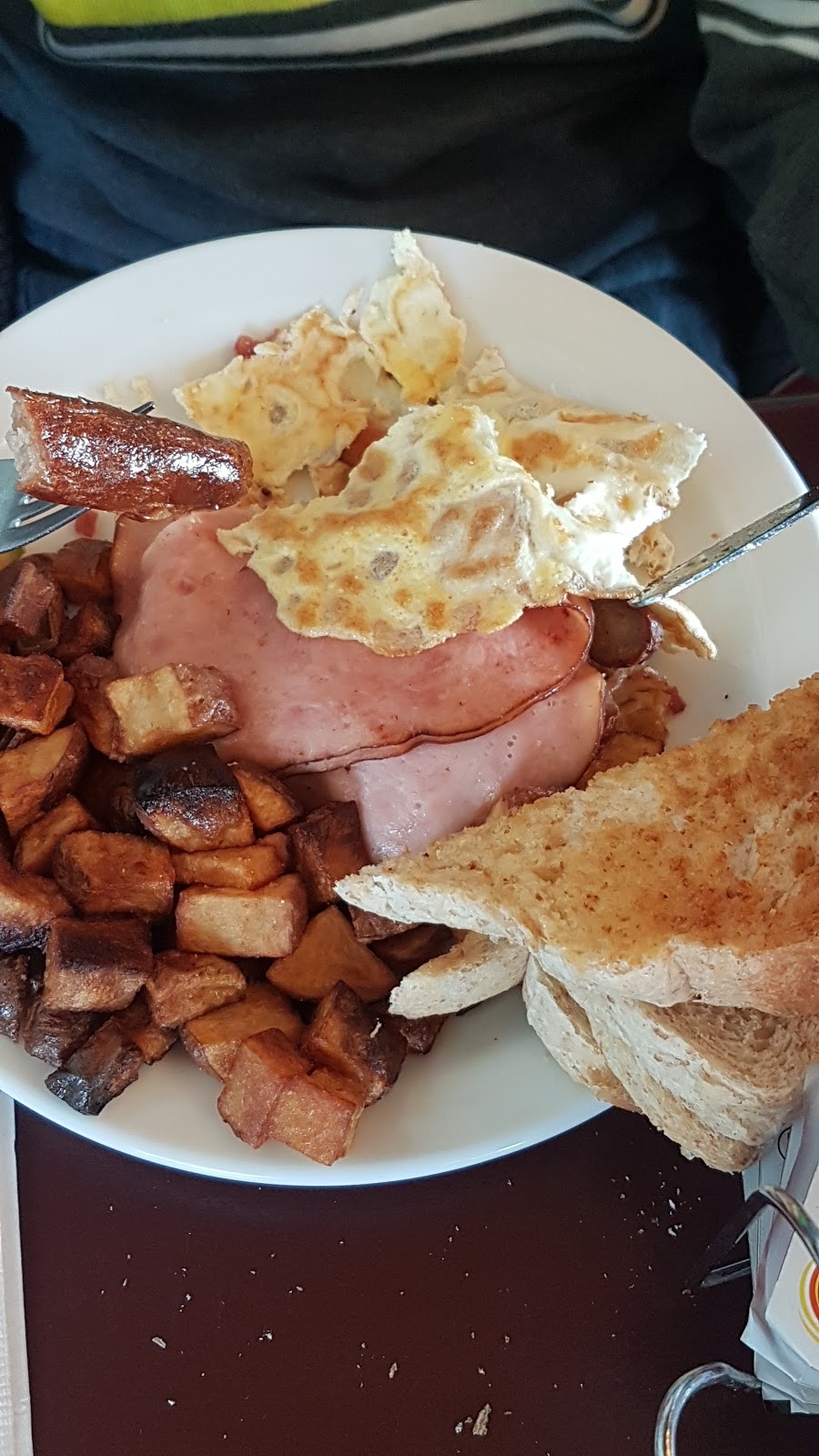 Robins Nest Cafe | 331 Railway Ave E, Vanscoy, SK S0L 3J0, Canada | Phone: (306) 931-6996