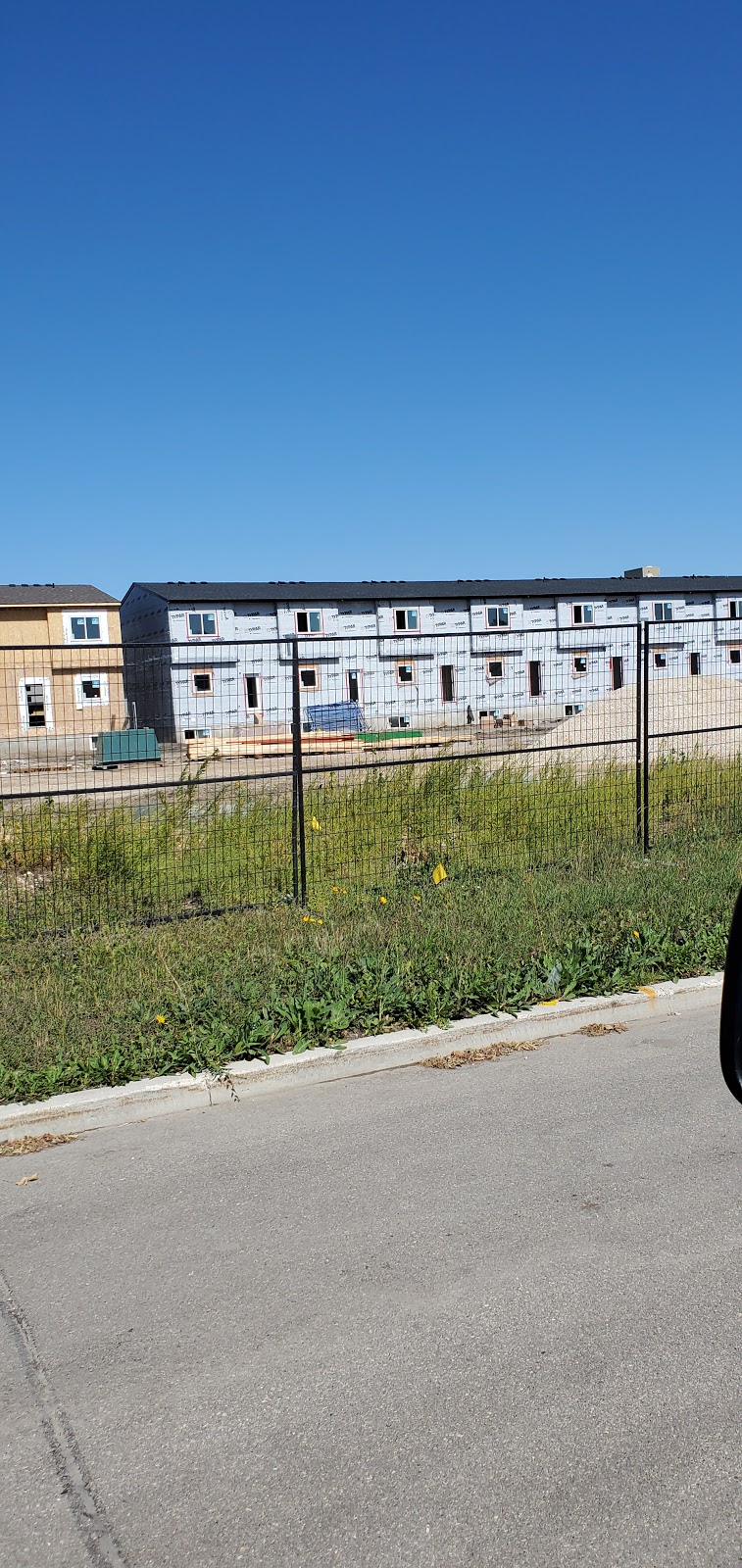 Riel pointe town houses | 17 Forrester Ave, Winnipeg, MB R2M 3G4, Canada | Phone: (204) 293-3798