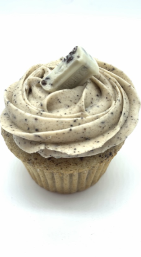 Adrianas Cupcakes | bakery | 220 Leather Leaf Terrace, Nepean, ON K2J 5B2, Canada | 6132861248 OR +1 613-286-1248