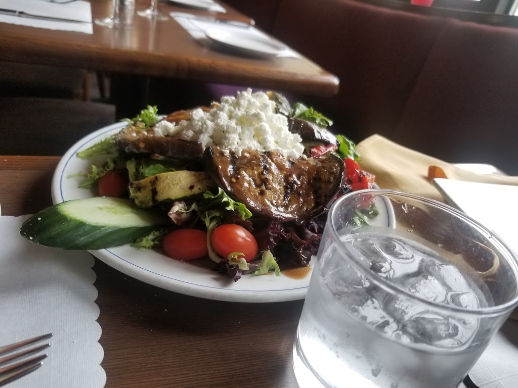 Casa Di Giorgio Restaurant | 1646 Queen St E, Toronto, ON M4L 1G3, Canada | Phone: (416) 686-7066