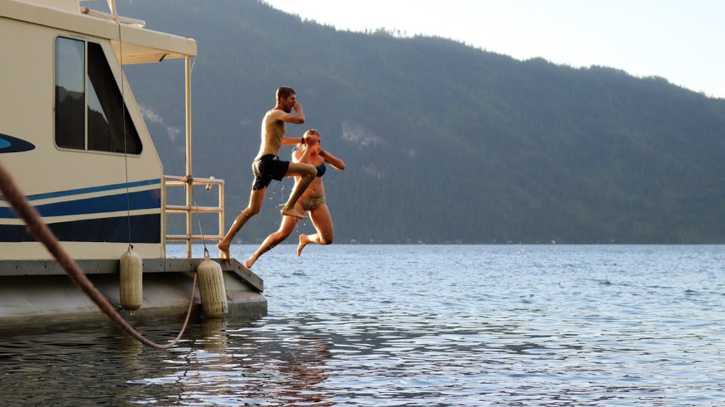 Remote Escape Vacations | Sicamous, BC V0E, Canada | Phone: (866) 240-2711