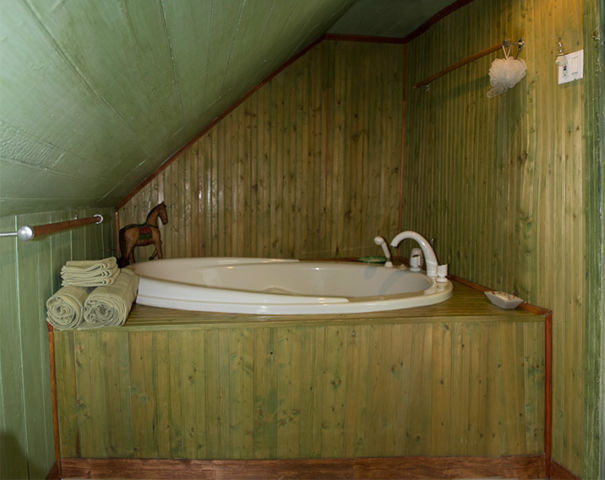 La Maison Plaisance | 16 Rue des Pins, Saint-Pierre-de-Broughton, QC G0N 1T0, Canada | Phone: (418) 903-3058