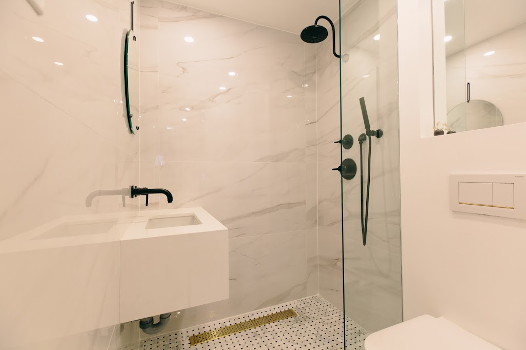 Ode | 1417 Dundas St W, Toronto, ON M6J 1Y4, Canada | Phone: (647) 334-8042