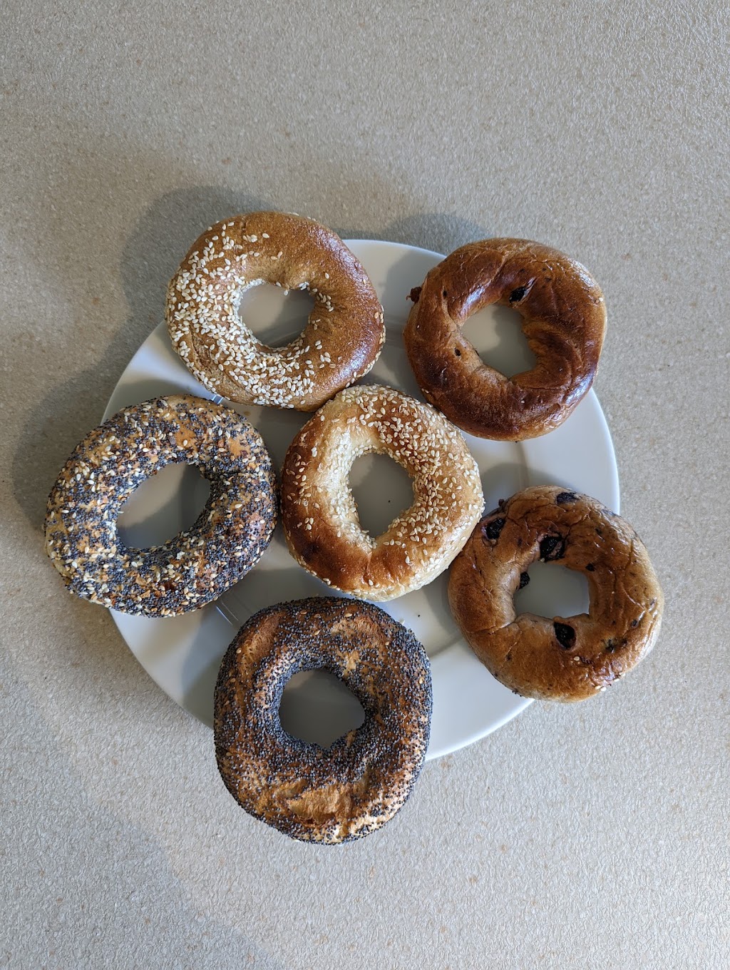 La Vie Est Belle . Vaudreuil Bagel | 3052 Bd de la Gare, Vaudreuil-Dorion, QC J7V 0H1, Canada | Phone: (450) 424-5400