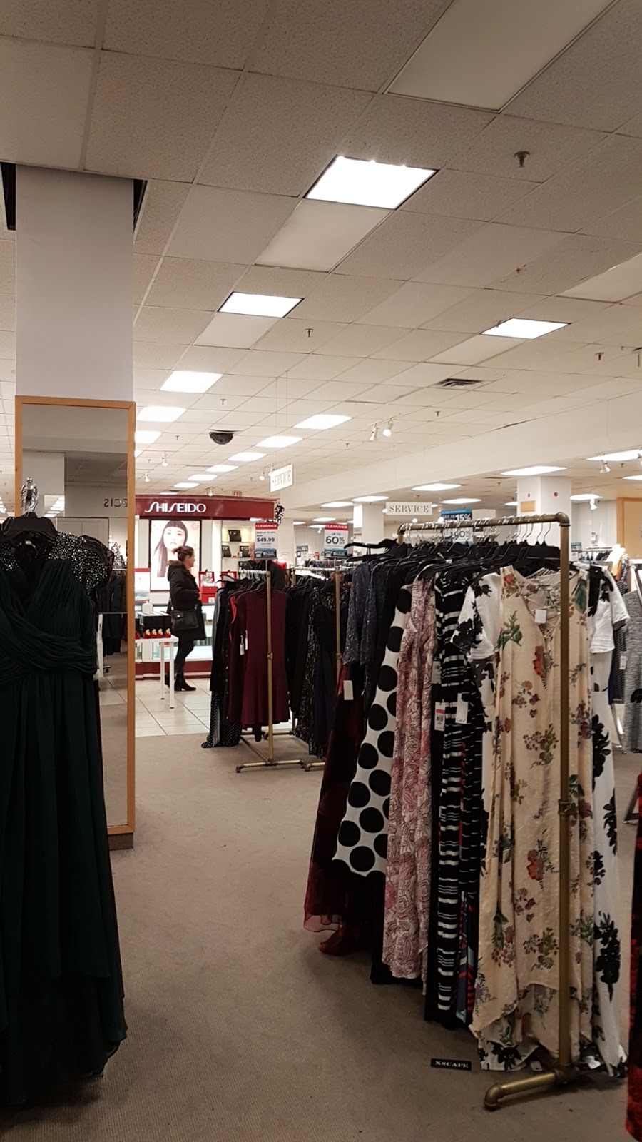 Hudsons Bay | 5100 Erin Mills Pkwy, Mississauga, ON L5M 4Z5, Canada | Phone: (905) 820-8300