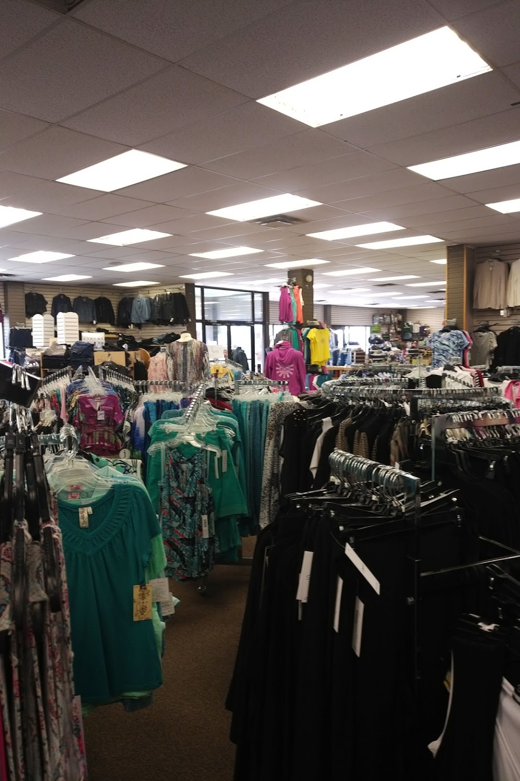 Johnsons | 76 Centre St, Gimli, MB R0C 1B1, Canada | Phone: (204) 642-4010