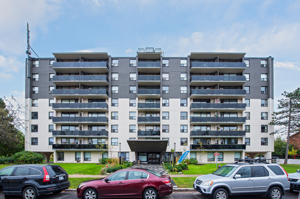 4222 Bathurst Street Apartments | 4222 Bathurst St, North York, ON M3H 3R2, Canada | Phone: (416) 639-6209