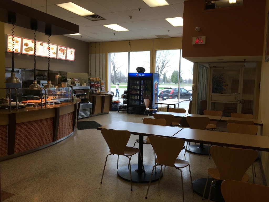 Ravis Pizza & Donair | 36 El Alamein Rd W, Borden, ON L0M 1C0, Canada | Phone: (705) 516-7777