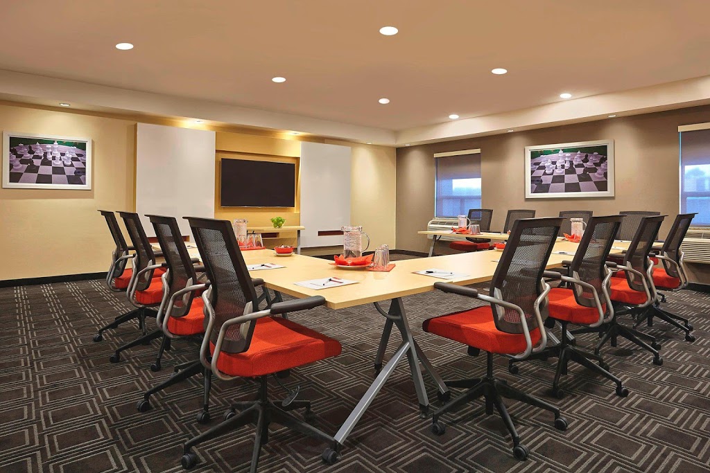 TownePlace Suites by Marriott London | 800 Exeter Rd, London, ON N6E 1L5, Canada | Phone: (519) 681-1200