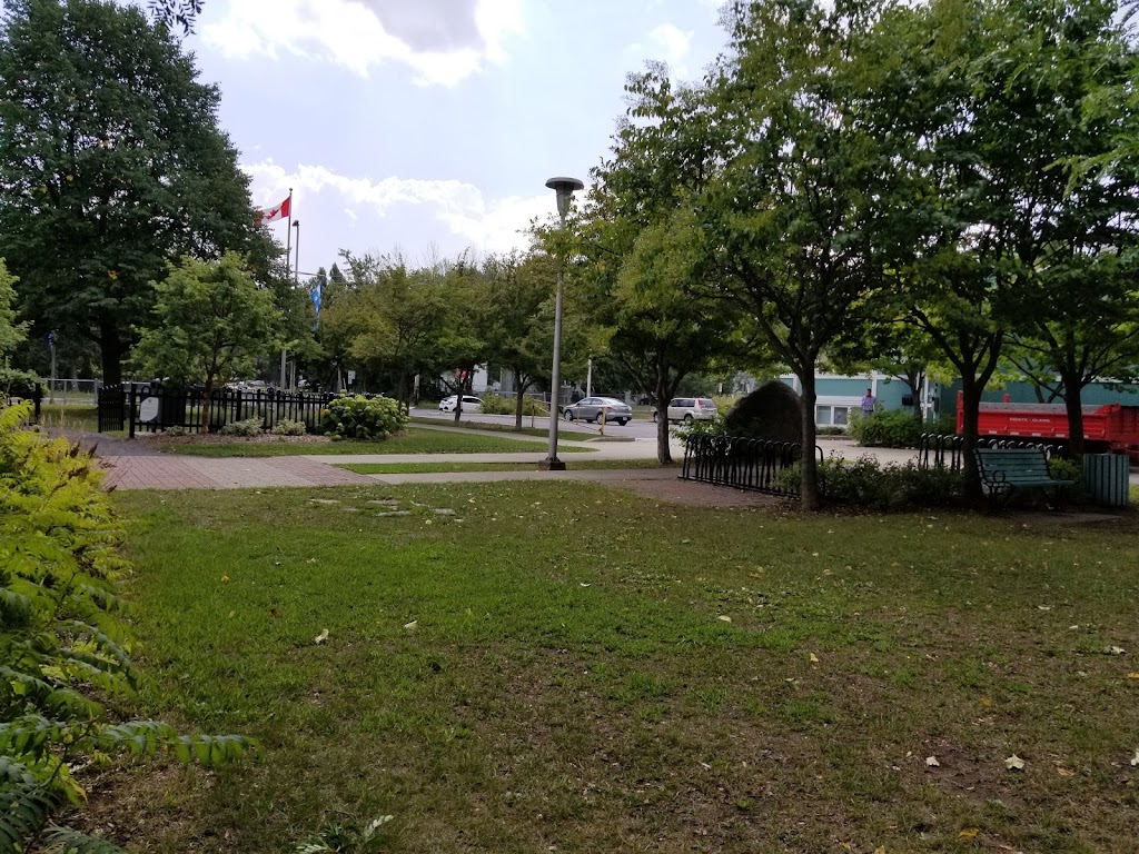 Patinoire Parc Arthur-Séguin | 365 Av. Saint-Louis, Pointe-Claire, QC H9R 2A1, Canada | Phone: (514) 630-1214