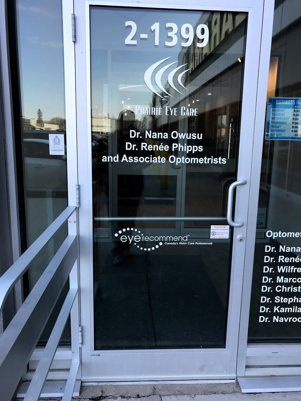 Prairie Eye Care - Winnipeg Optometrists (Northgate) | Northgate Shopping Centre, 2-1399 McPhillips St, Winnipeg, MB R2V 3C4, Canada | Phone: (204) 336-0069