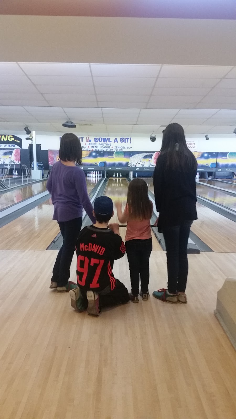 St. Albert Bowling Centre Inc. | 14 Inglewood Dr, St. Albert, AB T8N 5E2, Canada | Phone: (780) 459-3337