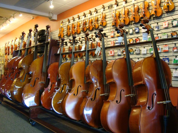 Long & McQuade Musical Instruments | 1363 Main St, North Vancouver, BC V7J 1C4, Canada | Phone: (604) 986-0911