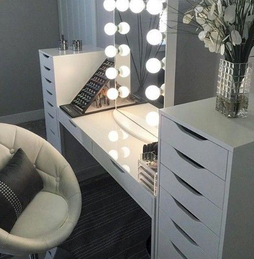 Fontainebleau Vanity | 5489 Byrne Rd #160, Burnaby, BC V5J 3J1, Canada | Phone: (604) 620-7808