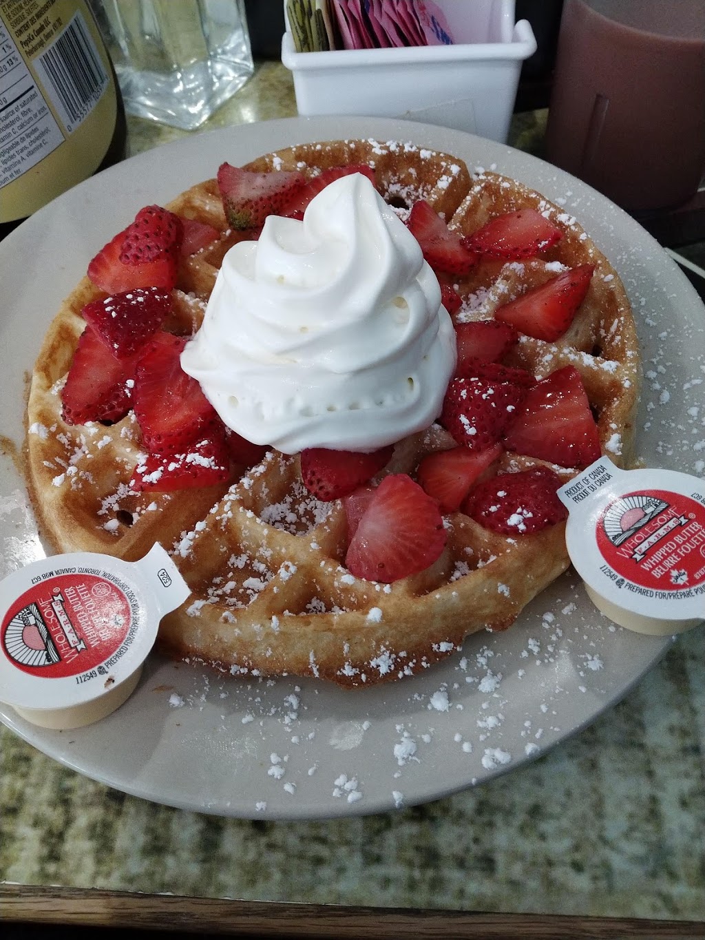 Marias Restaurant | 131 Sandwich St S, Amherstburg, ON N9V 1Z9, Canada | Phone: (519) 736-4000