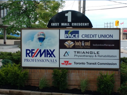 SoldMaxx Real Estate Group | 1 The East Mall Crescent, Etobicoke, ON M9B 6G8, Canada | Phone: (416) 878-1085