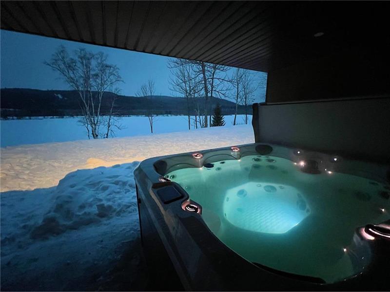 Chalet St-Mo | 221 Chem. de lAnse 221, chemin de lAnse, Trois-Rives, Québec, Canada, G0X2C0, Saint-Roch-de-Mékinac, QC G0X 2E0, Canada | Phone: (819) 690-4829