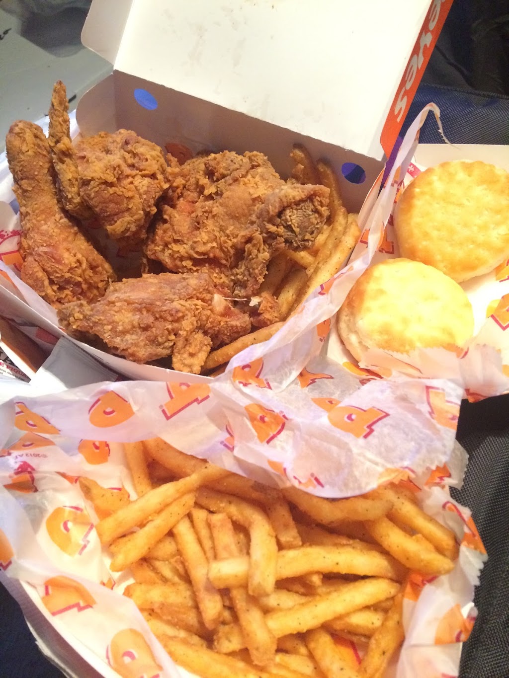 Popeyes | 5985 Mavis Rd Unit 03, Mississauga, ON L5R 3T7, Canada | Phone: (905) 507-3167