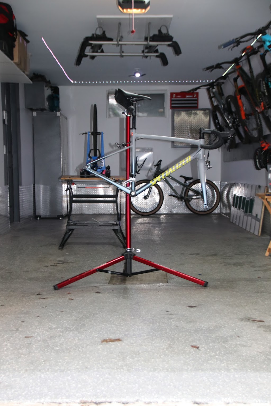 Hugo Velo | 22 Cr des Primevères, Verdun, QC H3E 1W9, Canada | Phone: (514) 434-7794
