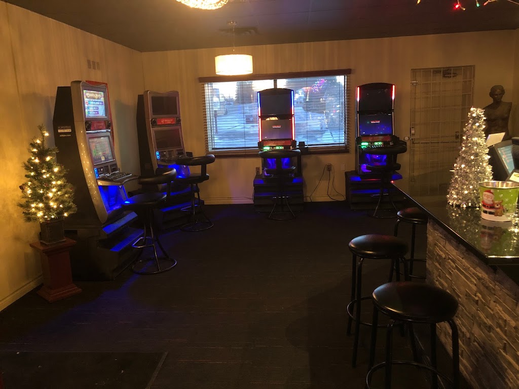 Complexe 4 Bars Inc | 835 13e Avenue N, Sherbrooke, QC J1E 3L5, Canada | Phone: (819) 565-3339