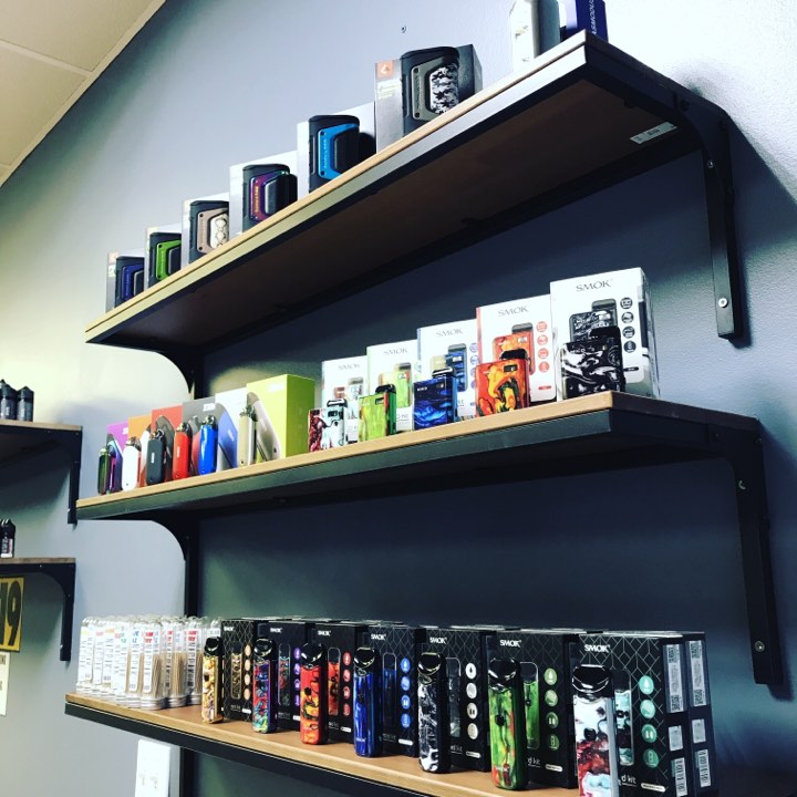 Silver Bridge Vapes | 353 Duckworth St Unit #3, Barrie, ON L4M 5C2, Canada | Phone: (705) 252-2777