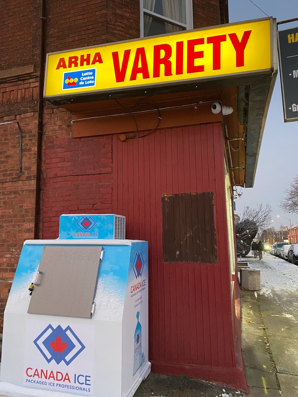 Arha Variety Store | 527 James St N, Hamilton, ON L8L 1J6, Canada | Phone: (905) 527-1737