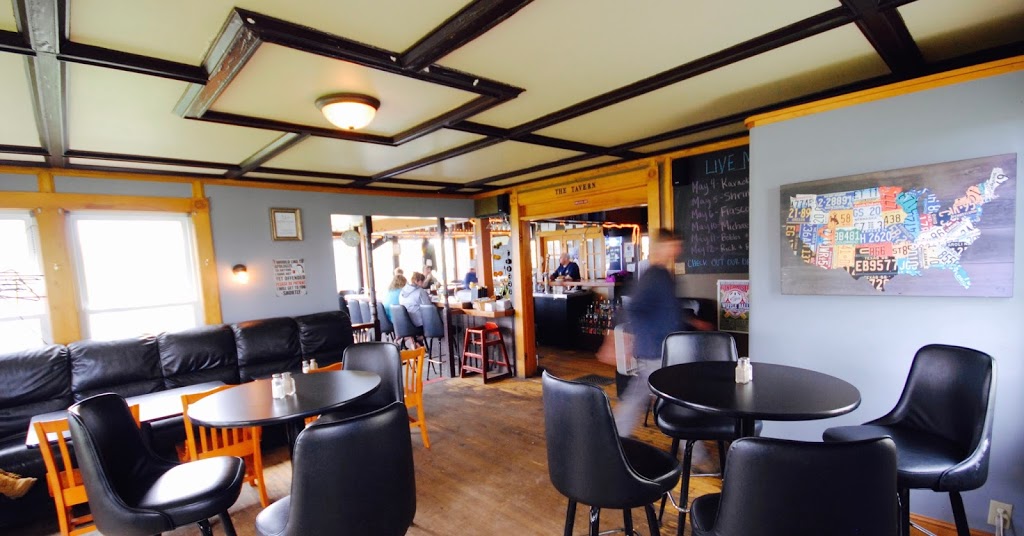 Tavern on the Hill | 1724 E Main St, Newport, VT 05855, USA | Phone: (802) 334-9006