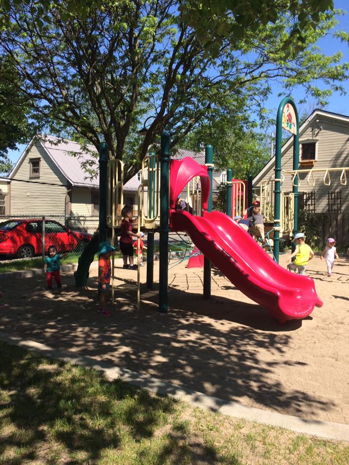 Nursery Le Ptit Monde De Peggy St-Amable | 520 Rue Principale, Saint-Amable, QC J0L 1N0, Canada | Phone: (450) 922-6006