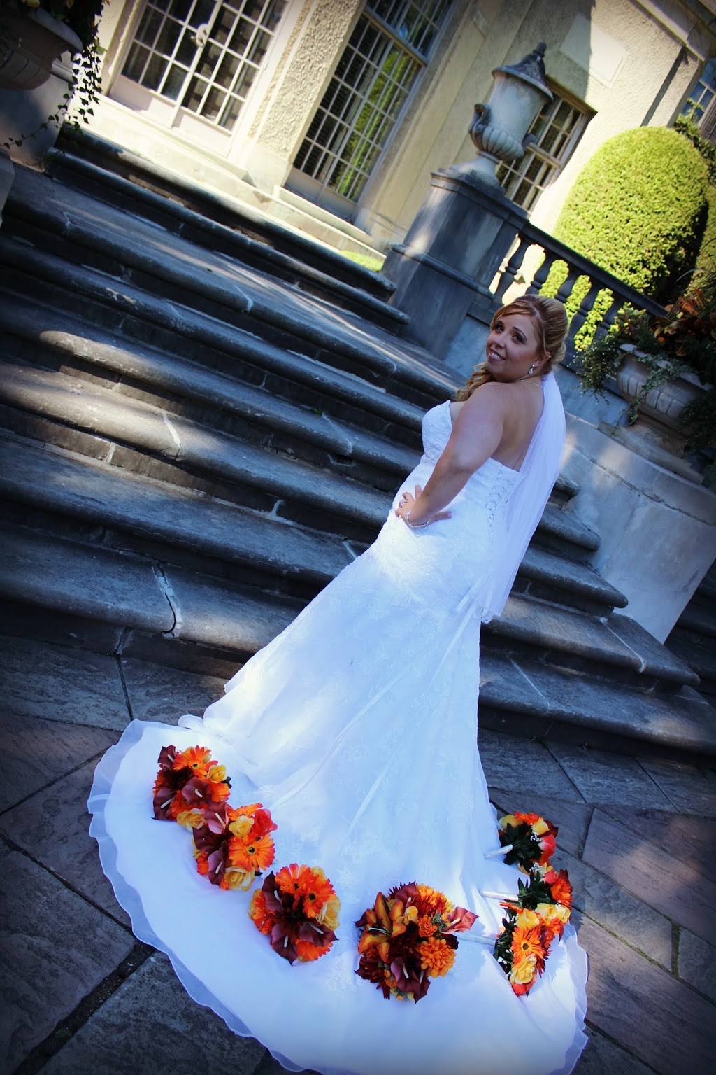 Seams Pretty by Anita | 571 Longworth Ave, Bowmanville, ON L1C 0H3, Canada | Phone: (905) 410-0014