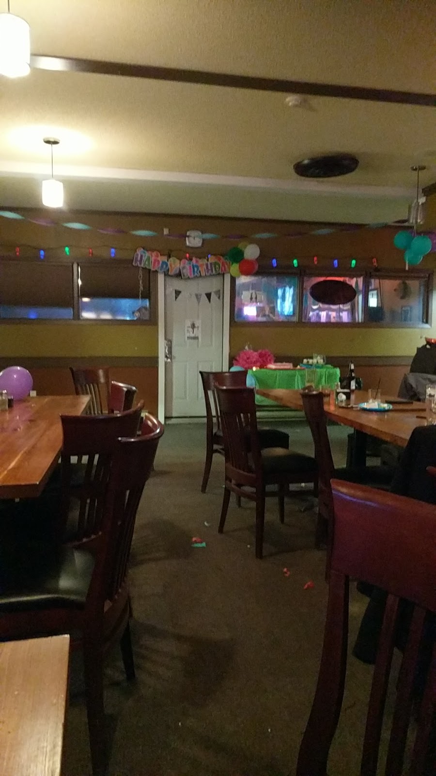 Lucky Lucs Bar & Grill Ste.Agathe | 279 Cheyenne Ave, Ste. Agathe, MB R0G 1Y0, Canada | Phone: (204) 882-2245