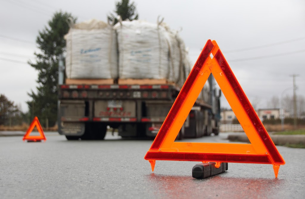 GM Towing Service | 75 Shamrock Rd, London, ON N6E 2X9, Canada | Phone: (519) 668-5252
