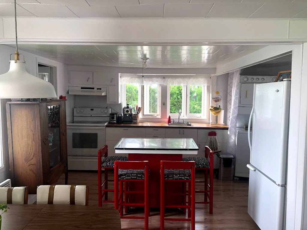 Le petit Rétro | 1968 Chem. du Lac, Saint-Félicien, QC G8K 3E5, Canada | Phone: (418) 944-0725