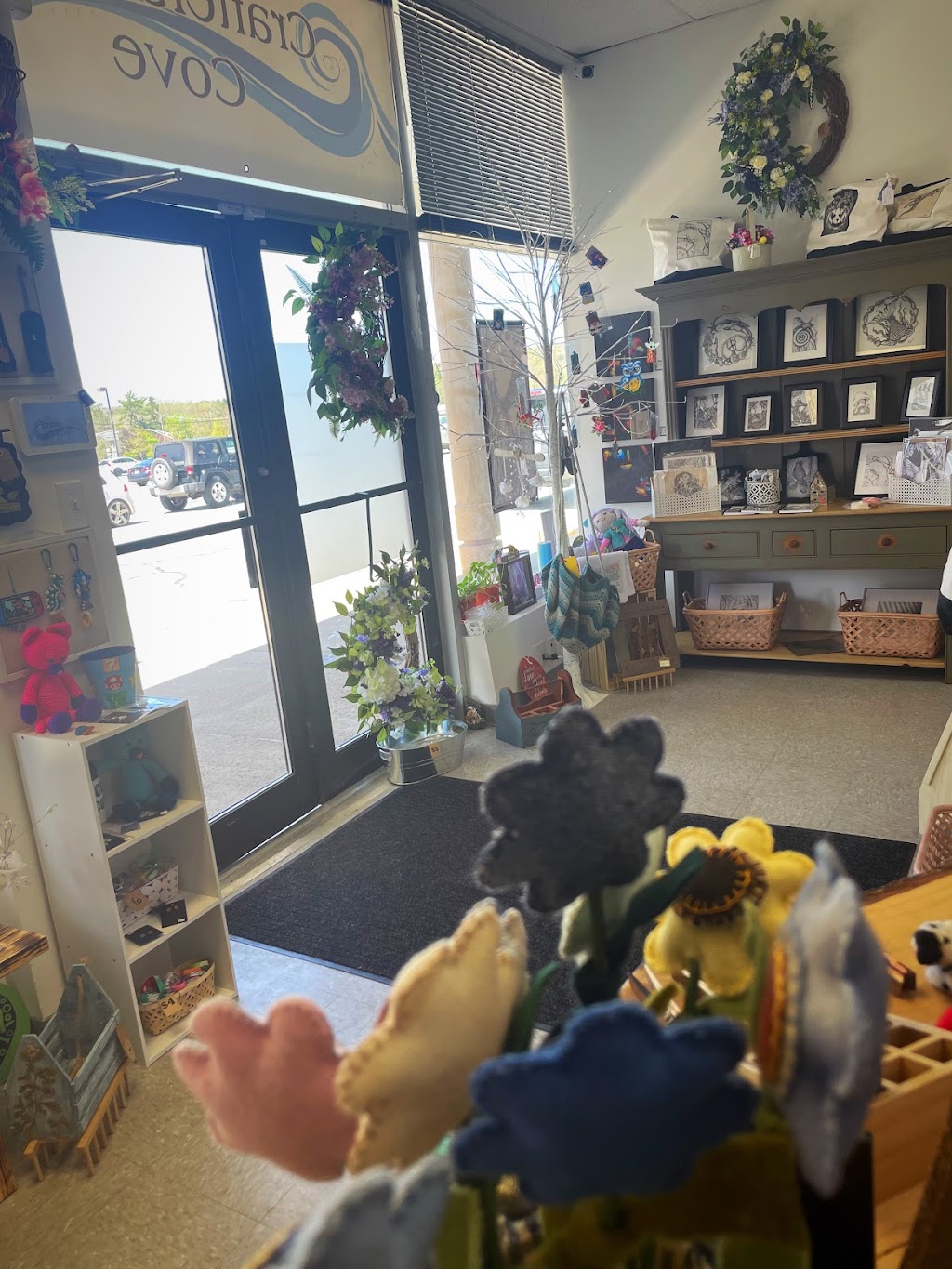 Crafters Cove | 3290 Nova Scotia Trunk 2, Fall River, NS B2T 1J5, Canada | Phone: (902) 576-2524