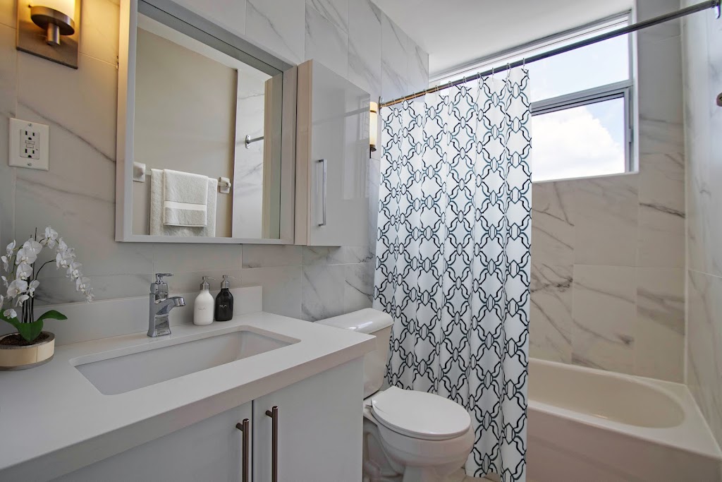 Commonwealth Towers - 40 & 60 Pleasant Blvd | 40 Pleasant Blvd, Toronto, ON M4T 1J9, Canada | Phone: (416) 923-2518