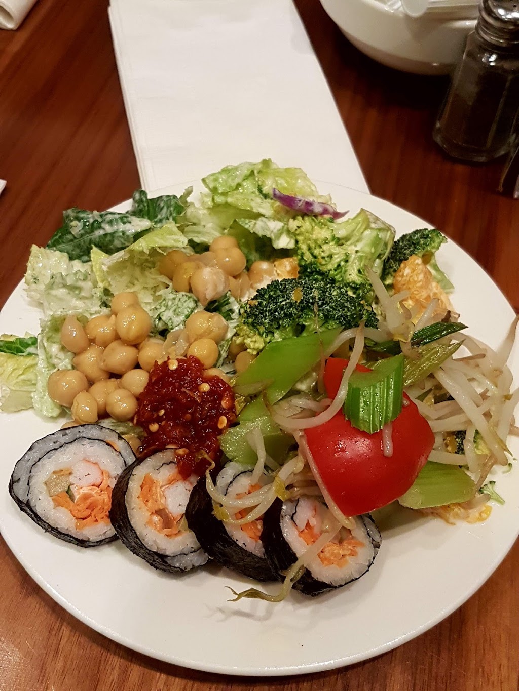 Couchiching Court Buffet | 5899 Rama Rd, Orillia, ON L3V 6H6, Canada | Phone: (800) 832-7529
