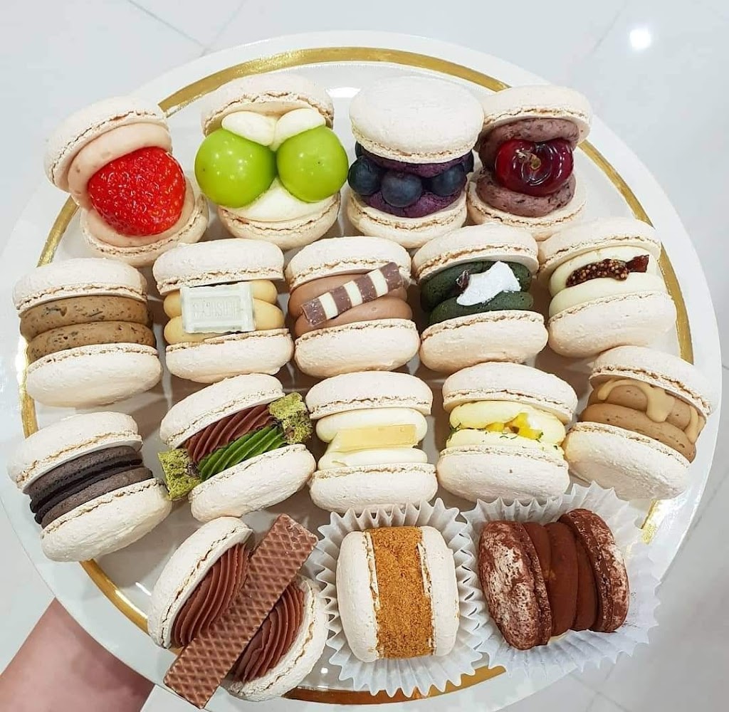 Luau Pâtisserie | 802 Bd de Sainte-Adèle, Sainte-Adèle, QC J8B 2N1, Canada | Phone: (450) 745-4828