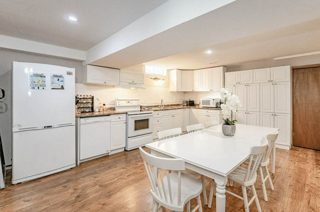 Rooms for Rent near Conestoga College | 2045 Old Mill Rd, Kitchener, ON N2P 1E4, Canada | Phone: (519) 275-1353
