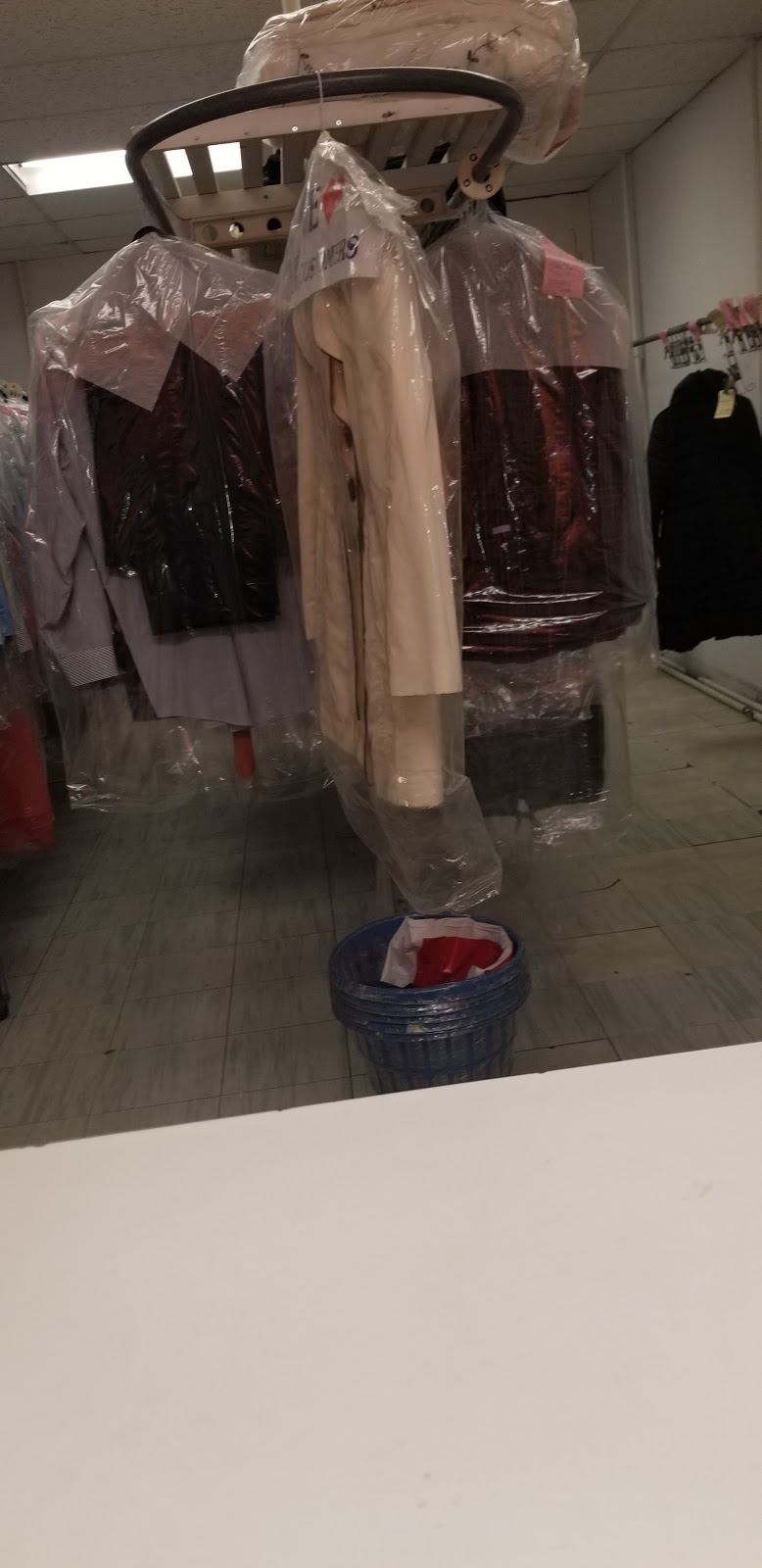 Style Tailor And Cleaner | 750 Oklahoma Dr, Pickering, ON L1W 3G9, Canada | Phone: (905) 831-1336