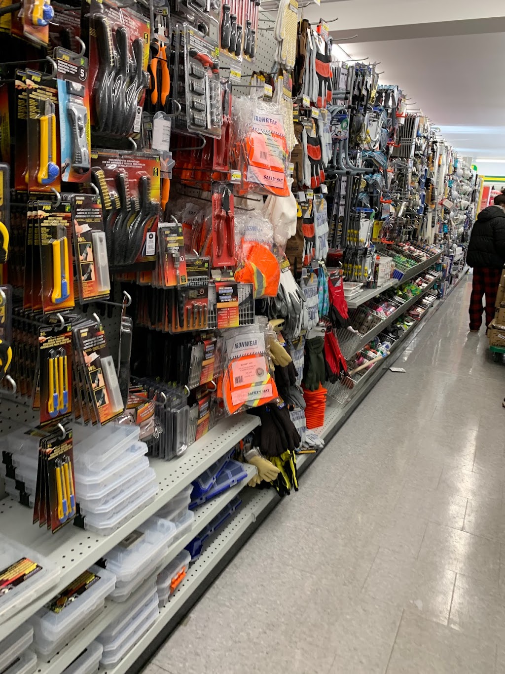 Dollarama | Kipling Plaza, 2141 Kipling Ave, Etobicoke, ON M9W 4K8, Canada | Phone: (416) 741-8158