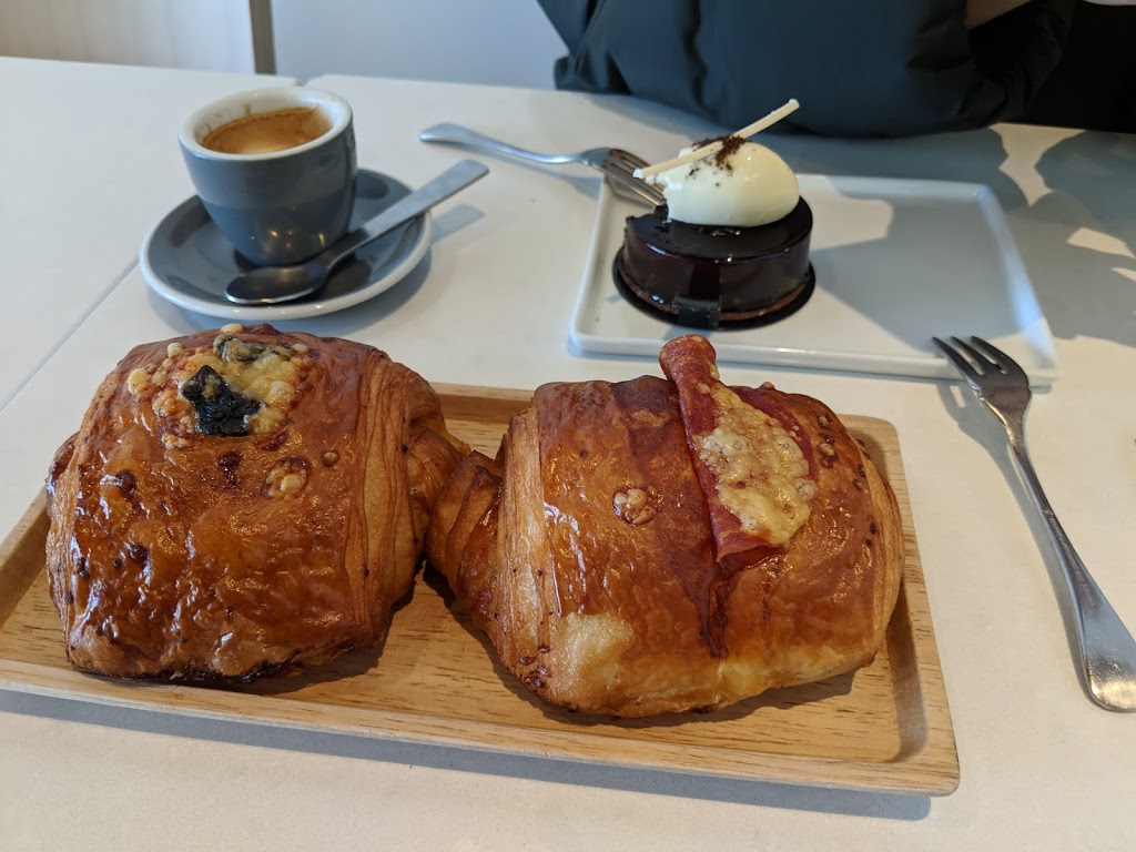 Duo Pâtisserie & Café | 230 Commerce Valley Dr E #4, Thornhill, ON L3T 7Y3, Canada | Phone: (905) 763-2232