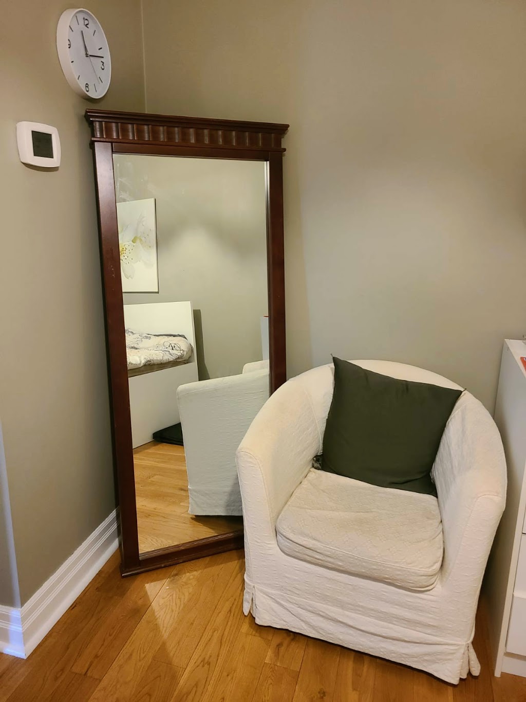 Alloba Furniture | 2225 Erin Mills Pkwy Unit # 22, Mississauga, ON L5K 1T9, Canada | Phone: (905) 403-0417